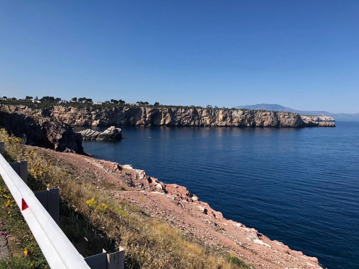 B&B Le Onde Praiola Terrasini Bagian luar foto